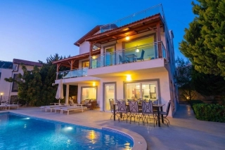 Villa Alkın – Kalkan Akbel’de Korunaklı Havuzlu 11 Kişilik Lüks Villa