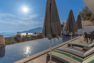 Villa Görkemli Kalkan | Deniz ve Adalar Manzaralı 6 Kişilik Lüks Villa