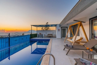 Villa Rose Çayköy: Kahvaltı Dahil Jakuzili Romantik Balayı Villası