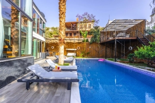 Villa Zülfiye: 10 Kişilik Lüks Tatil Villası, Sinema Odası ve Sauna 