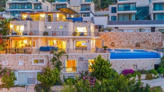 Villa Mavna | Kalkan Kışla’da Panoramik Deniz Manzaralı Lüks Villa