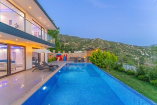 Villa Elegance Deluxe | Kalkan İslamlar’da Korunaklı Havuzlu Lüks Bala