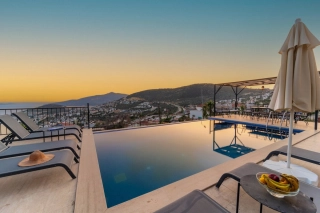 Villa Baynur View – Kızıltaş’ta Deniz Manzaralı, 10 Kişilik Villa