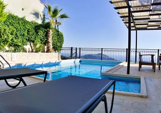 Villa Zümrüt 1 | Kalkan Kördere’de Deniz Manzaralı, Korunaklı Havuzlu