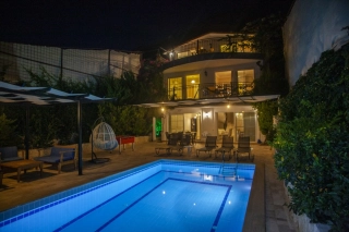 Villa Zümrüt 3 | Kalkan Kördere’de Deniz Manzaralı, Korunaklı 