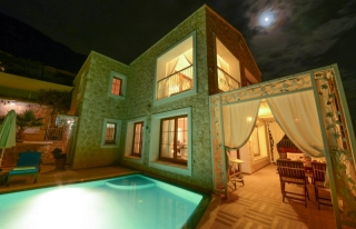 Villa Berat | Kalkan Kördere’de Deniz Manzaralı, Korunaklı, Balayı