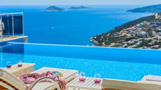 Villa Cina | Kalkan Kızıltaş’ta Manzaralı, Master Süitli 5 Odalı Villa