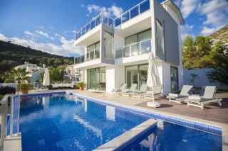 Villa Hope – Kalkan Ortaalan’da Lüks ve Konforlu Tatil Deneyimi
