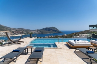 Villa Buse Duo – Kalkan’ın Kalbinde Lüks ve Konforlu Bir Tatil