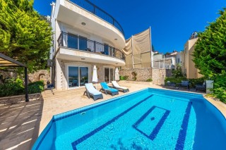Villa Sarnıç – Kalkan Kızıltaş’ta Deniz Manzaralı, Özel Havuzlu Villa
