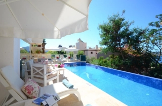 Villa Rüzgar | Kalkan Kalamar’da Deniz Manzaralı 4+1 Villa, Denize 5 D