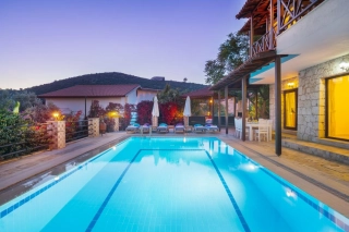 Villa Otantik – Kalkan Akbel’de Deniz Manzaralı, Konforlu Tatil
