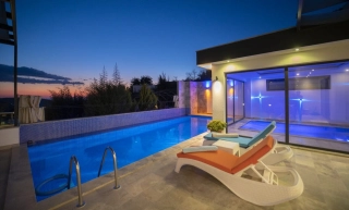Villa Lera | Kalkan Üzümlü’de Kapalı & Açık Havuzlu, Saunalı ve Jakuzi