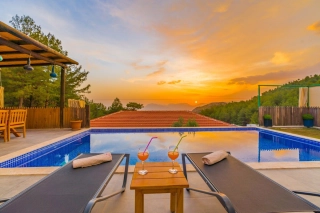 Villa İclal – Kalkan İslamlar’da Jakuzili ve Korunaklı Balayı Villası