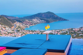 Villa Etiler – Kalkan Akbel’de Huzurlu, Lüks ve Özel Tatil Deneyimi