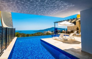 Villa Blue Sirena – Kalkan’da Lüks, Manzara ve Mahremiyetin Buluştuğu 