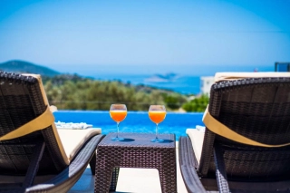 Villa Betül | Korunaklı, Jakuzili & Kapalı Havuzlu 2+1 Lüks Villa