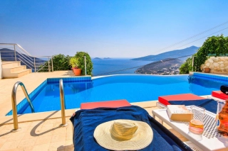 Villa Sirene: Muhteşem Deniz Manzaralı Lüks Kiralık Villa & Havuzlu