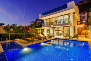 Villa Pine - Deniz Manzaralı Lüks Tatil Villası - kalkanvillacomtr