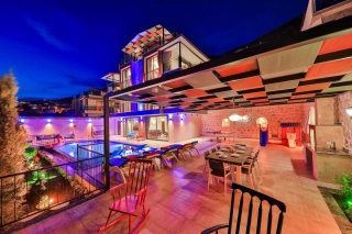 Villa Milano Kızıltaş | Kalkan Merkeze Yakın, Jakuzili ve Saunalı Lüks
