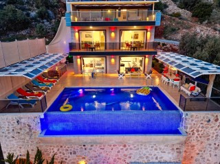 Villa Zirve Kördere – Kalkan’da Lüks ve Konforun Zirvesi