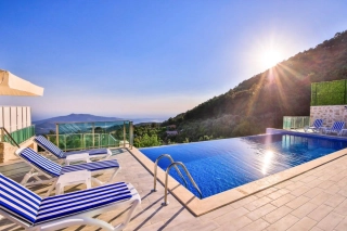 Villa Kalis 4 – Doğayla İç İçe Lüks Tatil Deneyimi