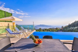 Villa Kalis 2 | Kalkan İslamlar’da Isıtmalı Kapalı Havuzlu, Jakuzili v