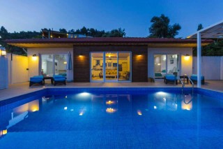 Villa Pınar | İslamlar’da Korunaklı, Jakuzili Özel Havuzlu 2+1 Villa