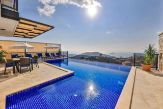 Villa Blue Star | Kalkan Kördere’de Deniz Manzaralı, Jakuzili Villa