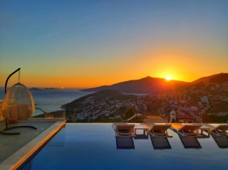 Villa Kahkaha – Kalkan Kızıltaş’ta Deniz Manzaralı Lüks Tatil Villası