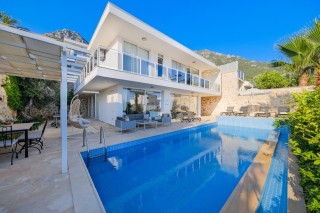 Villa Lumiere 1 | Kalkan Kızıltaş’ta Özel Havuzlu, 4 Süit Odalı Villa