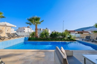 Villa Lumiere 1 | Kalkan Kızıltaş’ta Özel Havuzlu, 4 Süit Odalı Villa