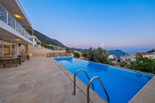 Villa Lumiere 2 | Kalkan Kızıltaş’ta Özel Havuzlu, 4 Süit Odalı Villa