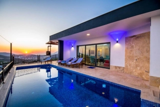 Villa Terapi – Kalkan Akbel’de Tuz Terapi Odalı, Kapalı Havuzlu Villa