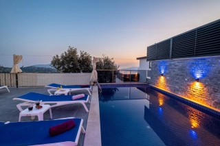 Villa Gül Kördere | Kalkan’da Deniz Manzaralı, Jakuzili, Hamam 