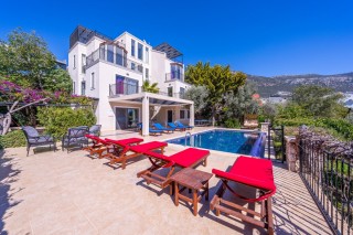 Villa Hüsam – Kalkan’da Maviye Açılan Kapı, 4 Yatak Odalı Villa