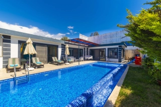 Villa Memo – Kalkan Yeşilköy’de Jakuzili, Korunaklı ve Doğa Manzaralı 