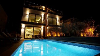 Villa Sole Myra | Kalkan Merkez’e Yürüme Mesafesinde, Havuzlu Villa